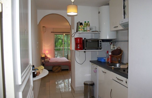 Boucan Canot Apartment | T1 pretty, air conditioned, quiet with parking space 200m from Boucan Plage.