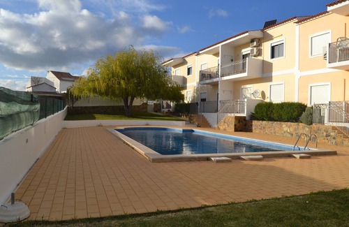 Branqueira Apartment | T1 Private Condominium with Swimming Pool