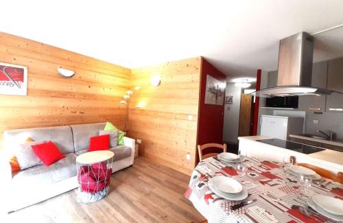 Saint-Lary-Soulan Apartment | T2 6 pers, balco, cuisine Eq, casier skis, 1700m, Saint-Lary - FR-1-457-144