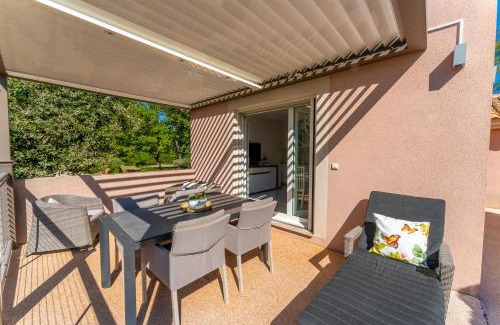 Saint-Maximin-la-Sainte-Baume House | T2 Au coeur des chênes 1831 route de Mazaugues