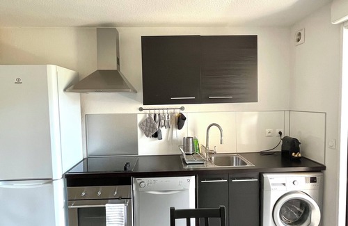 Saint-Cyr-sur-Mer Apartment | T2 apartment, 40 m2 350m from Lecques beach, quiet. Air conditioning. Private parking