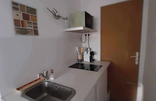 Entraigues-sur-la-Sorgue Apartment | T2 au Calme Bien Desservi Proche D'avignon, du Parc Aquatique de Monteux