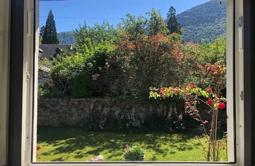 Saint-Mamet Apartment | T2 et son Grand Jardin au Centre de Luchon