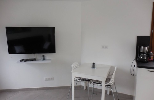 Draix Apartment | T2 new prox design. Digne (04) 4 pers. Garage, Garden