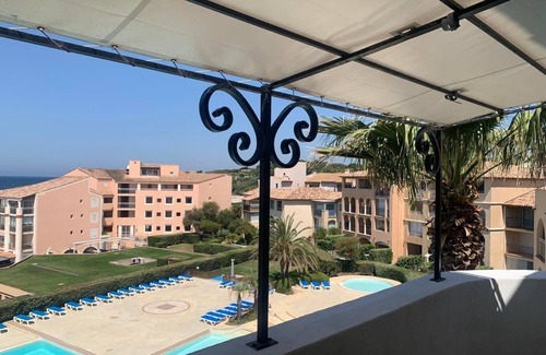 Six-Fours-les-Plages Apartment | T3 - 3* vue mer, ascenseur, 6 pers 2 ch, 2 sdb, Wifi, parking, clim, piscine