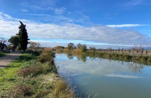 Homps Apartment | T3 bord canal du midi, piscine