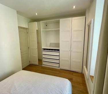 Narbonne Apartment | T3 Lumineux & Cosy avec Balcon Escapade by DarBonne