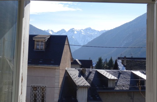 Bagneres-de-Luchon Apartment | T3 new 55m² bright, heart of Luchon, residential, classified 3 stars