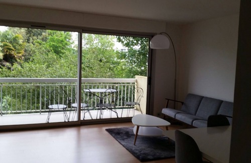 Royan Apartment | T3 - Quartier Le Parc 200 m from the beach, parking, elevator, terrace, shops