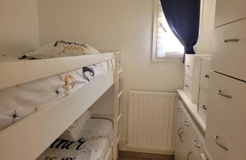 Boulouris-sur-Mer Apartment | T3 RDJ south, Sea exit from residence
