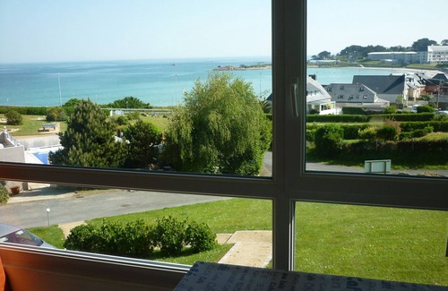Trevou-Treguignec Apartment | T3 triplex, 2 separate bedrooms, garden and panoramic sea view