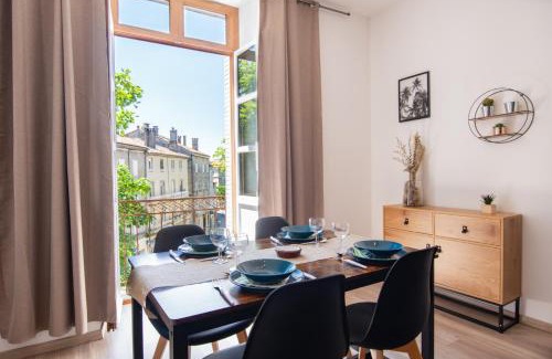 Aubenas Apartment | T4 Cosy Centre ville Château WIFI