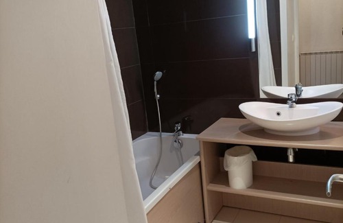 Jausiers Apartment | T4 duplex, piscine chauffée, WiFi, animaux acceptés - FR-1-165B-28