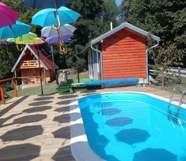 Mladenovac House | Taćina i Dokina kolibica