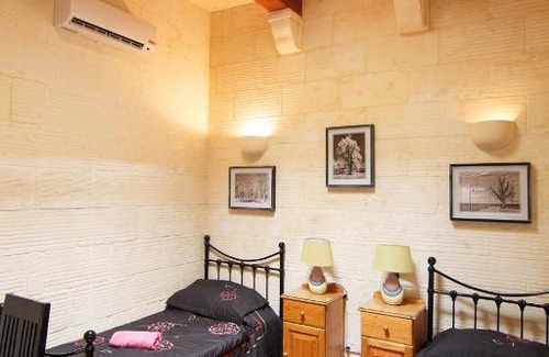 Xewkija House | Ta' Bejza Holiday Home - 5 bedroom