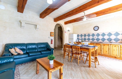 Xaghra Villa | Ta Debora 3 Bedroom Villa With Private Pool