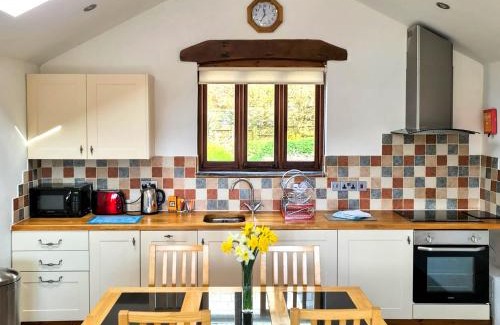 Fivelanes House | Ta Mill Cottages & Lodges - Dairy Cottage