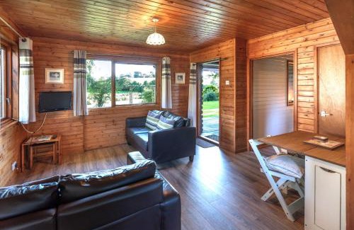 Fivelanes Ski Chalet | Ta Mill Cottages & Lodges - Brookview Lodge 2