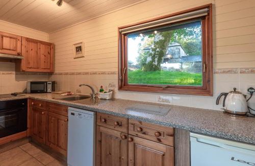 Fivelanes Ski Chalet | Ta Mill Cottages & Lodges - Brookview Lodge 2