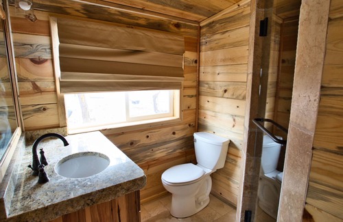 Hatch Apartment | Tack Room Studio on 280 acre Sevier River Ranch - 1 King and 2 Twin Beds