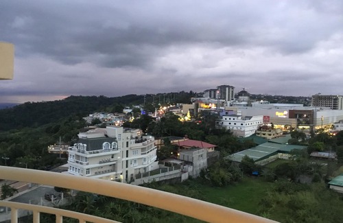 San Jose Condo | Tagaytay Condo With Free Swimming Pool & Viewing Deck