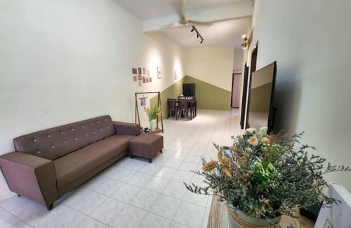 Asam Kumbang House | Taiping Homestay Near Lakegarden