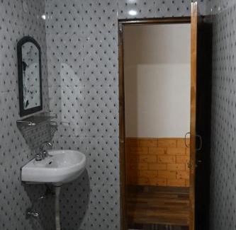 Paharganj Hotel | Taj Guest House