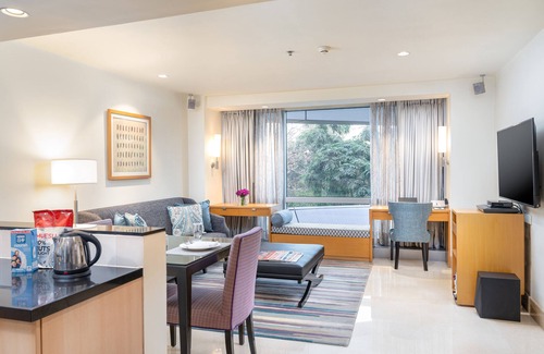 Wellington Pier Apartment | Taj Wellington Mews Luxury Residences