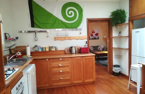 Takaka House | Takaka Townhouse with Hundertwasser Fence