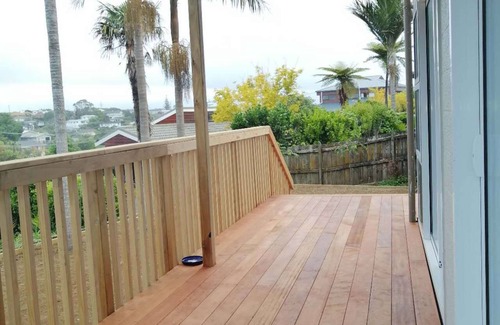 Hauraki House | Takapuna Centre 3B & Netflix x 3 Bed 2 Bath & 3 Parking walking 5mins to beach