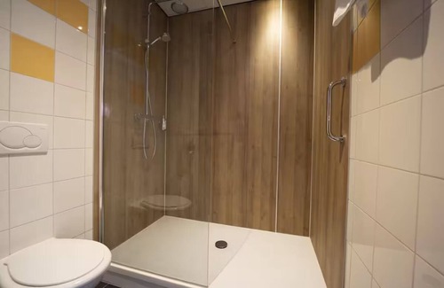 Mill Hotel | Take a Breather in Nature with On-Site Restaurant and Bike Rental!