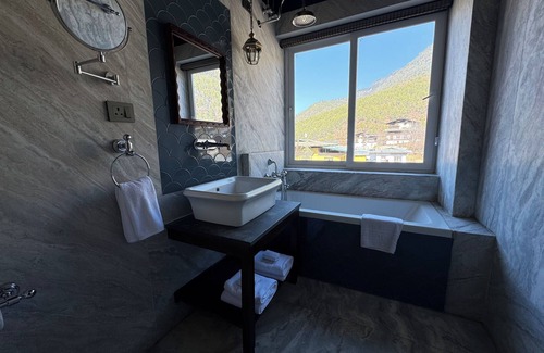 Paro Hotel | Taktsangri-La
