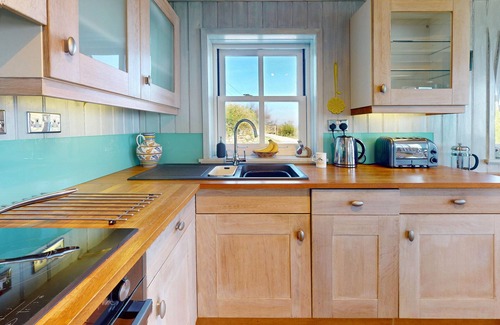 Mynytho Cottage | Talarfor - Two Bedroom Cottage, Sleeps 4