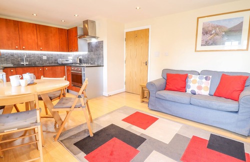 Porthmadog Apartment | TALIESIN, pet friendly, country holiday cottage in Porthmadog