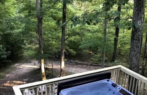 Stanton Cabin | Tall Timbers Cabin-RRG-hot tub
