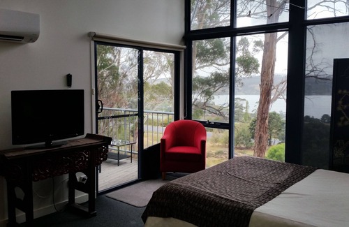 Grindelwald Apartment | Tamar Ridge Studio with Terrace