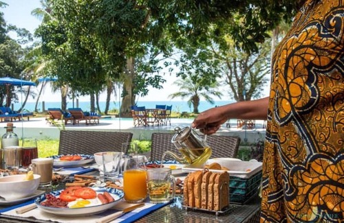 Mbweni House | Tamarind Tree Beachfront bungalow with pool