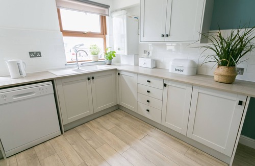 Bangor Cottage | Tan y Bryn Bach - a snowdonia that sleeps 5 guests in 2 bedrooms