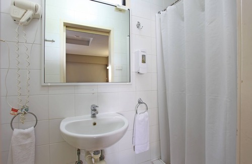 Sarina Hotel | Tandara Hotel Motel
