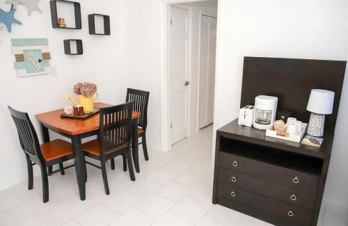 Nassau House | Tangerine Sunsets Skylark
