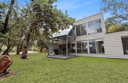 Forge Creek House | Tanjil - Waterfront Retreat: Secluded lodges perfect for nature lovers