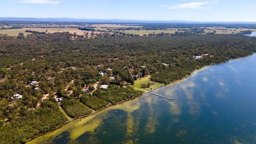 Forge Creek House | Tanjil - Waterfront Retreat