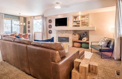 Evergreen House | Tanquil Mountain Escape | Fireplace | Sauna