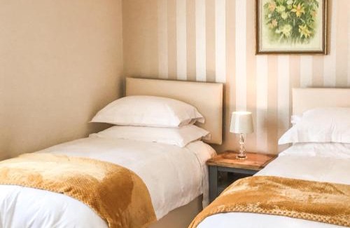 Waresley House | Tansey Cottage