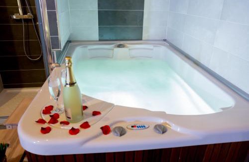 Lancharejo House | Tantra Love