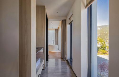 Shuhe Old Town Hotel | Taohuawu Mountain Luxury Villa Hotel
