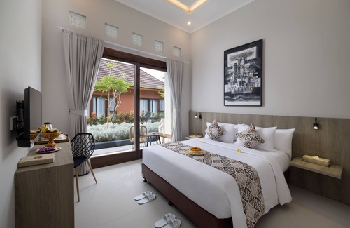Menanga Hotel | Tapa Agung View