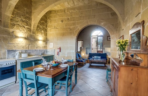 Ta' Għammar House | Tas Soru - Farmhouse full of character with A/C and pool