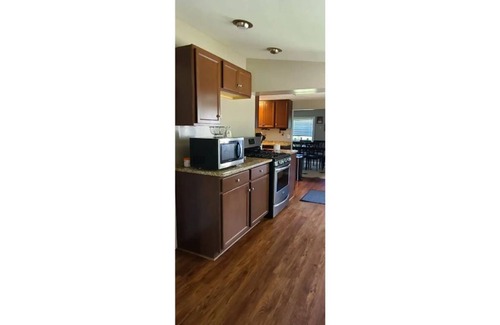 Ballston Spa House | Taste of Country not far from Saratoga Springs Race Track