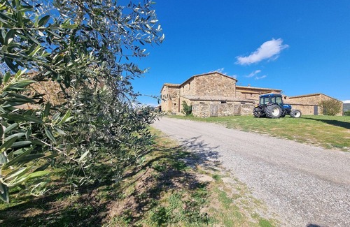 Montalcino House | Tasteful Countryside Stay